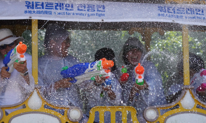 오늘 일부 지역 비·짙은 안개…제주 해안 강풍·너울 주의[오늘날씨]