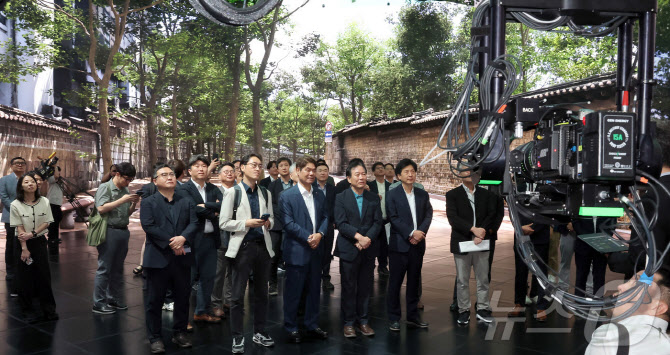 국정위, CJ ENM과 콘텐츠 미래 논의…“K-콘텐츠로 300조 시장 연다”