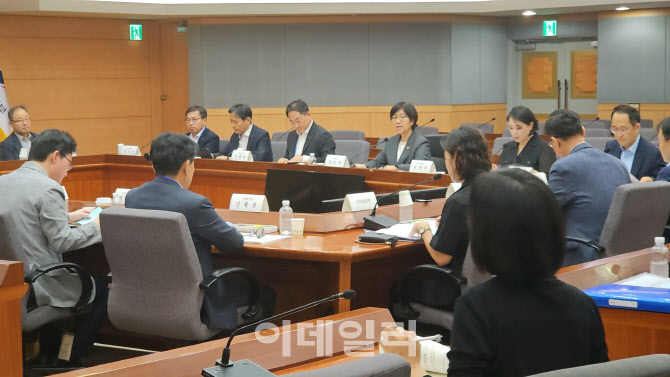 정은경 복지부 장관 "국내 사모펀드 위탁운용사 선정·관리 기준 개정"