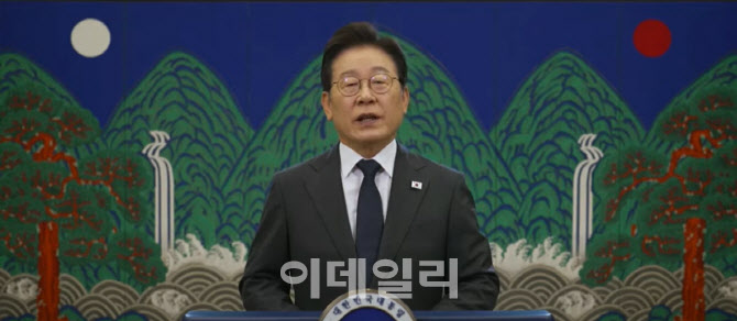 李대통령 “민주당 하나일 때 가장 강해…새 지도부 중심 일치단결”