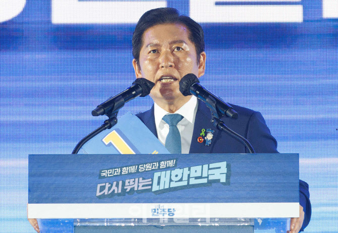 [속보]민주당 새 당 대표에 정청래…득표율 61%