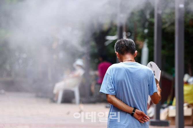 '역대급 폭염'에 온열질환자 전국 3000명 넘어