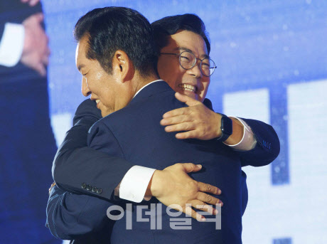 의원 표심 앞선 박찬대, '내란척결' 앞세운 정청래에 당심 밀렸다