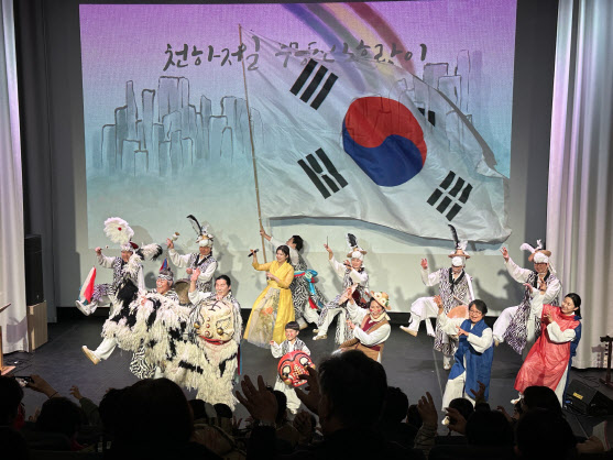 우면산 끝자락에서 즐기는 연희 한마당…'우면산 별밤축제'