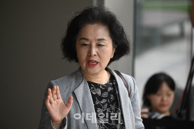 [포토]민중기 특검 출석하는 김영선 전 국민의힘 의원