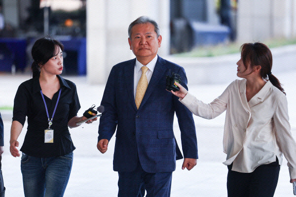내란특검, 이상민 전 장관 소환…구속 이후 첫 조사