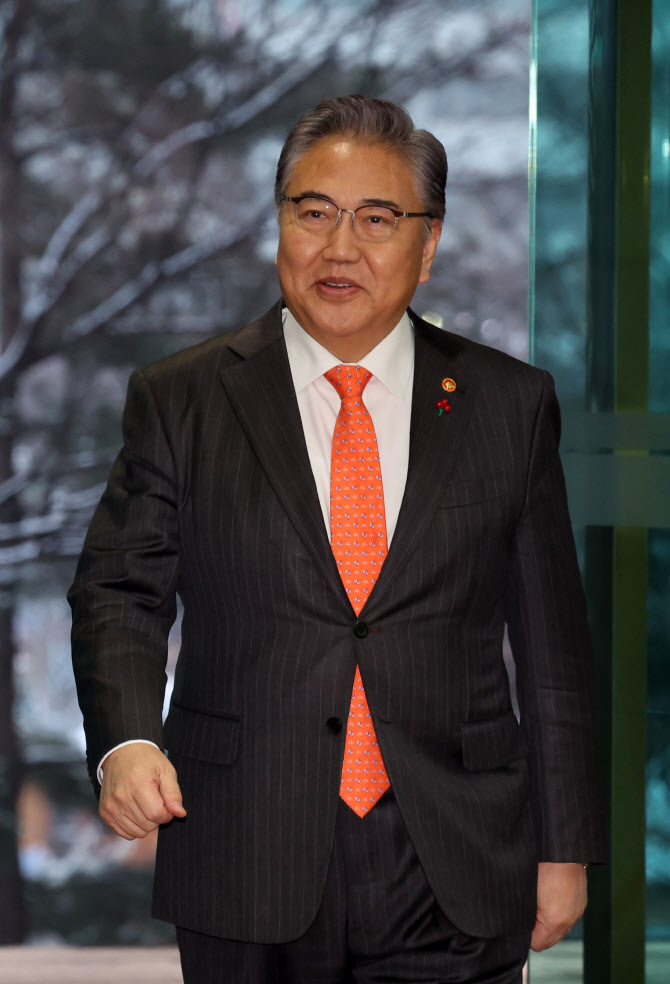 김건희 특검, 박진 전 외교부 장관 참고인 신분 소환