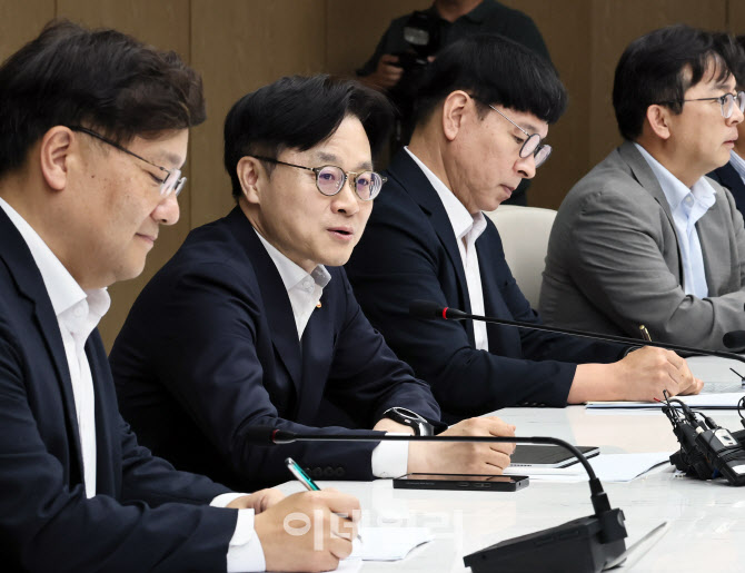 김정관 “관세협상 타결됐지만…기업 수출 불확실성 후속 지원할 것”