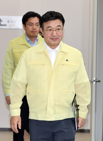 이태원 참사 유가족 만난 행안장관 “질실규명·재발방지 노력”
