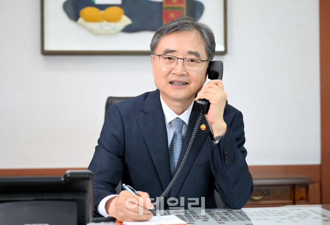 조현, 호주 외교장관과 첫 전화통화…"호혜적 협력 강화"