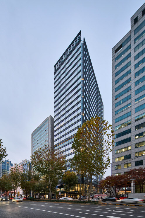 쿠시먼앤드웨이크필드 '강남N타워' 매각 자문 성공적 완료