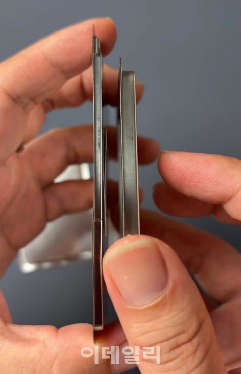 배터리 두께 ‘절반’ 아이폰17 에어 성능은 그대로?