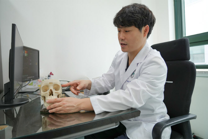 [아는 것이힘]여름철 폭염이 뇌경색 위험을 부추길수 있어 주의