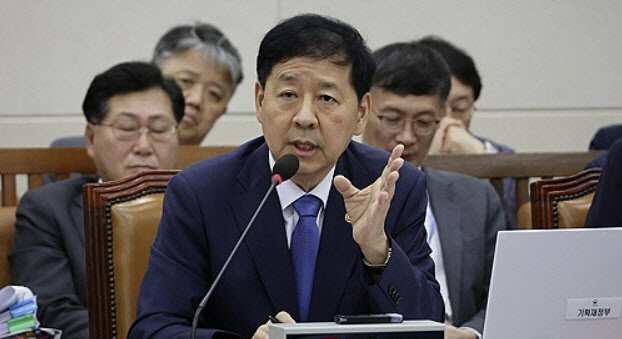구윤철 “온플법 등 미국과 지속 협의…대주주 양도세 기준 ‘심사숙고’”(종합)