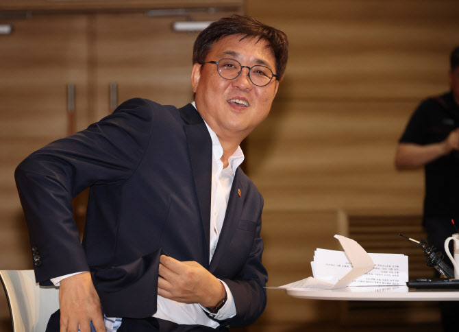 최휘영 장관 “문화계 활력 기대”…공연·전시 할인권 사용법은