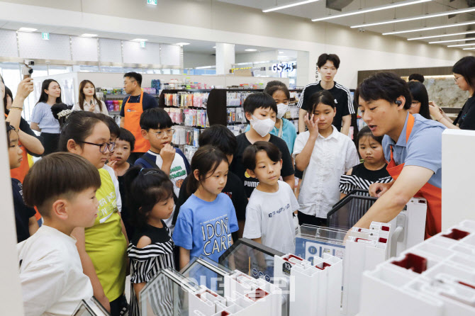 KCC글라스, 홈씨씨교실 8호점 개소