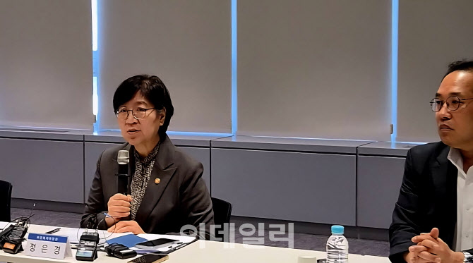 환자단체 만난 정은경 장관 “의정 갈등 불편 진심 죄송”