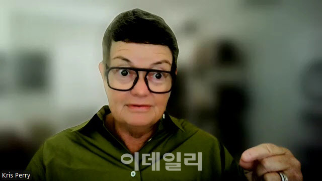 "내 아이 언제 스마트폰 줘야할까?"…전문가들에 물었더니