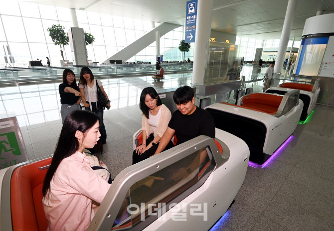 [포토]인천국제공항 T2 '자율주행 운송차량 운행'