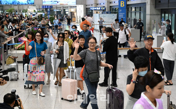 "유커가 온다"…中 단체관광 무비자에 항공업계 '활짝'