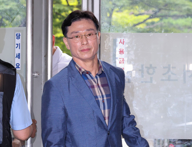 해병특검 3차 소환 임성근…"박정훈 대령, 기밀 누설" 주장