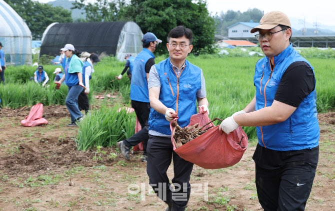 경과원 임직원, 기업현장 대신 수해현장에서 구슬땀