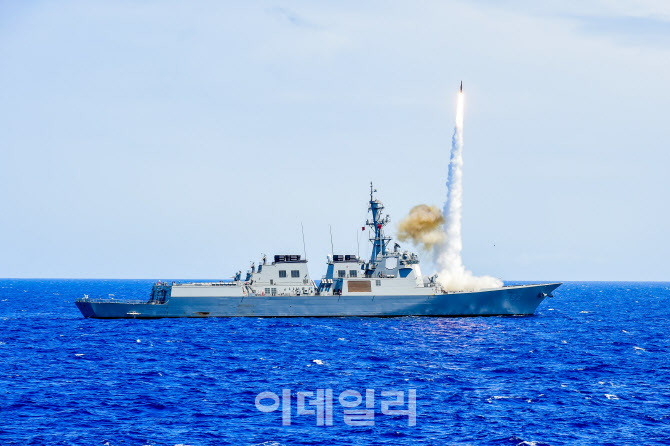 [단독]軍, KDDX 기술 재검토…아직 개발도 안했는데 '구닥다리'?