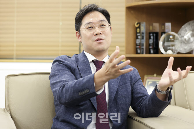 매주 국회 가는 김정욱 대한변협회장 "ACP, 연내 상정 기대"