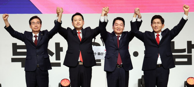 조경태 "국민 배신한 건 尹"…김문수 "이재명 재판촉구 운동 나설 것"