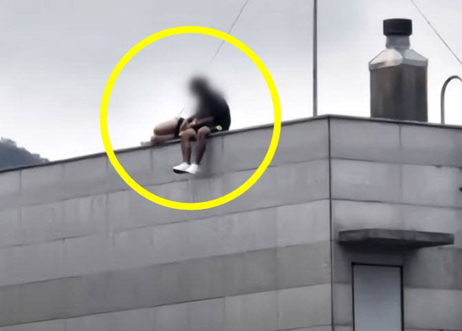 ‘우리 사랑 이대로‘ 난간서 목숨 건 애정행각...“바람 쐬려고”