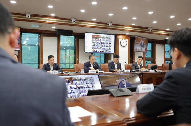 정성호 법무장관 "국민 생명·안전 보호 최우선 가치로"