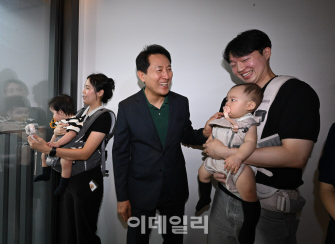 [포토]오세훈 서울시장, 비아파트형 미리내집 방문