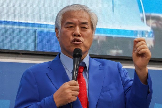 전광훈 “尹비서관 한 달마다 와…유튜버에 10만 원씩”