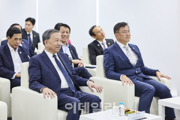 동원그룹 김남정 회장, 또 럼 베트남 당서기장과 환담