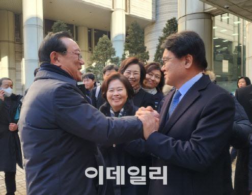 [속보]'울산시장 선거개입' 송철호·황운하 무죄 확정
