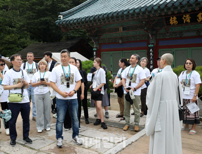 [포토] 진관사 항일역사 현장 방문한 독립유공자