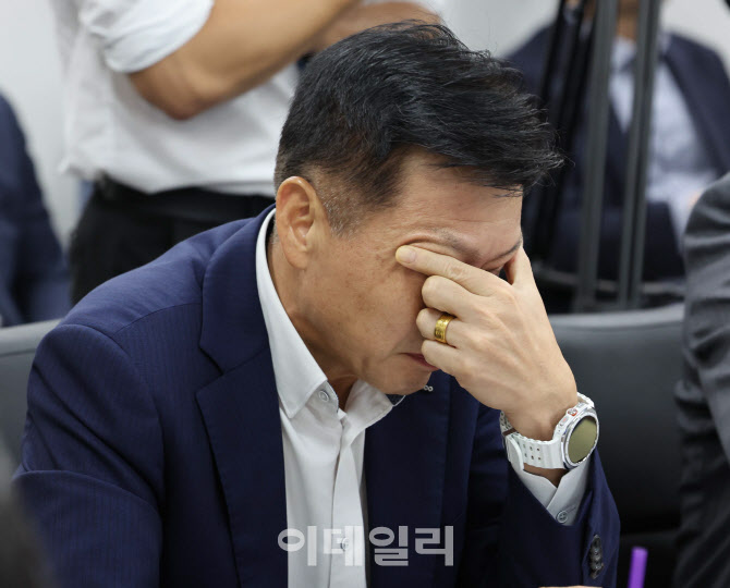 [포토]생각에 잠긴 송치영 포스코이앤씨 대표이사