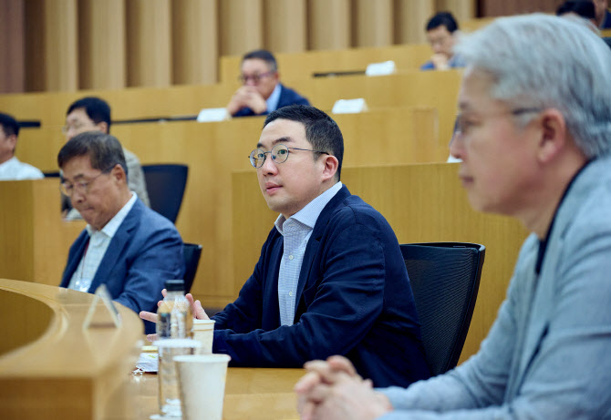 구광모 LG 회장, 상반기 보수 47억원…전년比 19%↓