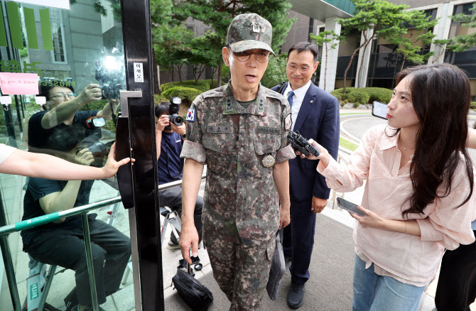 특검, '무인기 의혹' 핵심 인물들 동시 소환…외환·내란 수사 총력