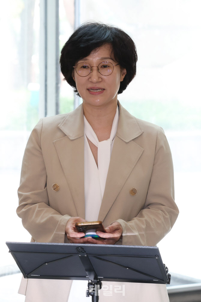 [포토]소감 밝히는 원민경 여가부 장관 후보자