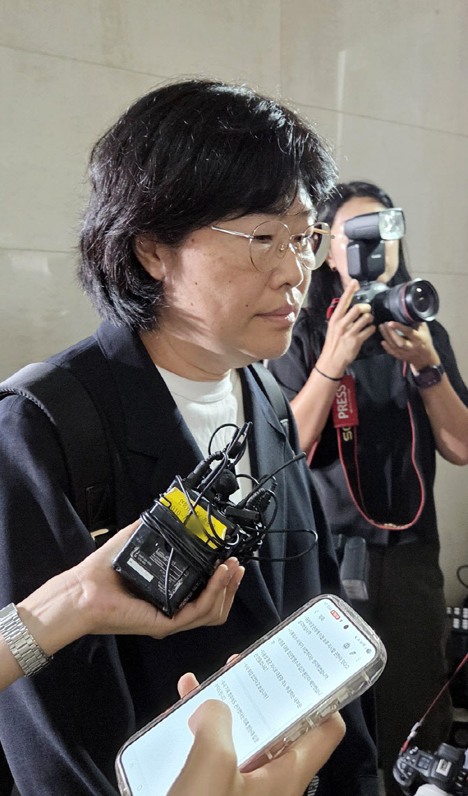 유재은 前관리관, 해병특검 출석…'외압' 질문엔 묵묵부답