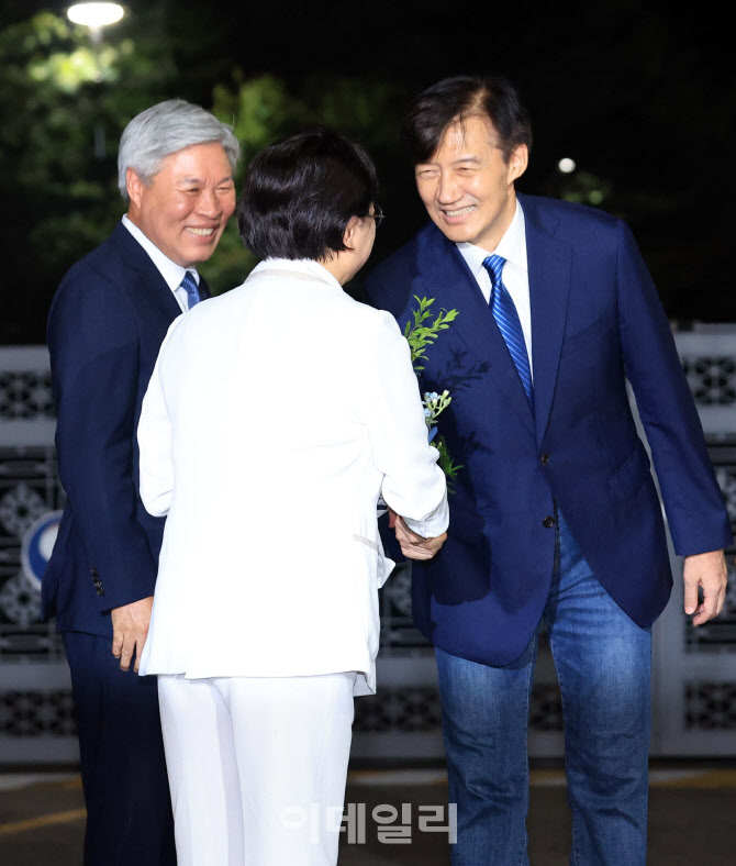 안철수 “조국, 李 지지율 12.2%p 하락 주역…더 가열차게 활동해달라”
