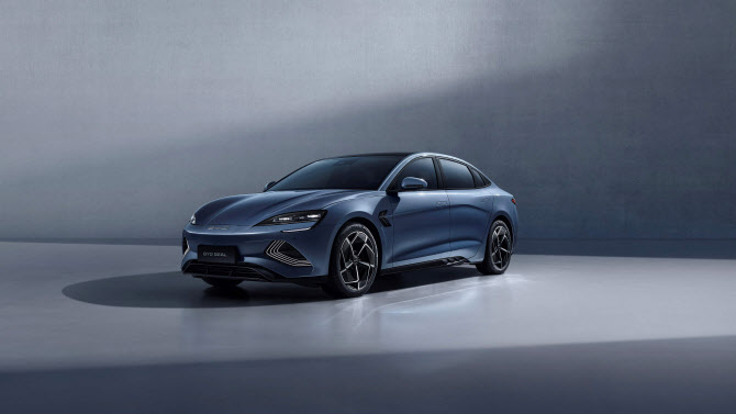 BYD, 퍼포먼스 중형 전기 세단 '씰 AWD' 판매 시작