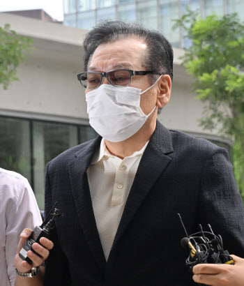 건진법사 전성배, 영장심사 포기…“구속 받아들이겠다”