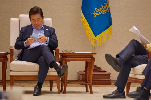 李대통령 "韓中, 경쟁·협력·대결·대립 측면 함께 존재"