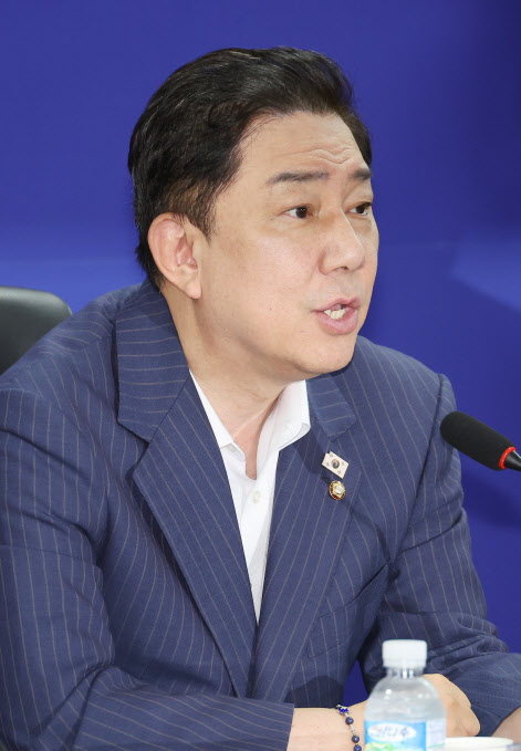 [속보]與 "尹정부 알박기 공공기관장, 스스로 옷 벗어라"