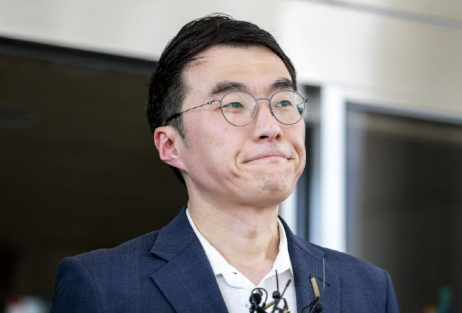 "국회의원이 바람직하진 않지만"…法, `코인 논란` 김남국 무죄