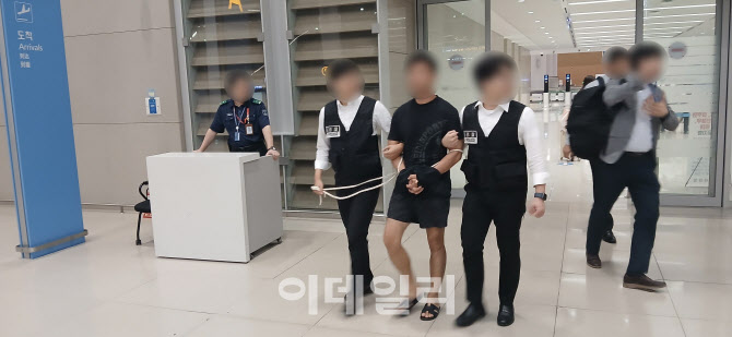 BTS 정국도 당했다…380억 털어간 중국인 총책 송환
