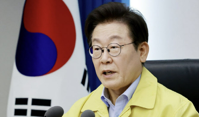 0%대 성장 전망한 정부, 지출 9% 늘려 '확장재정'으로