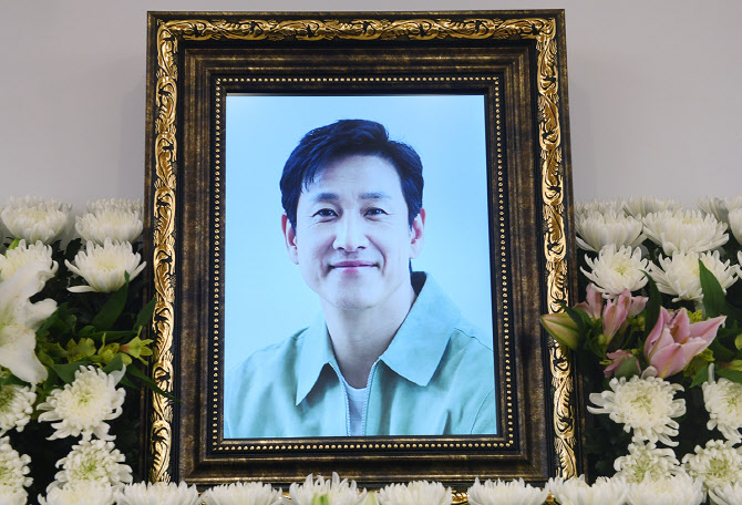 '이선균 협박' 복역 유흥업소녀, 마약 혐의 2심 징역 1년